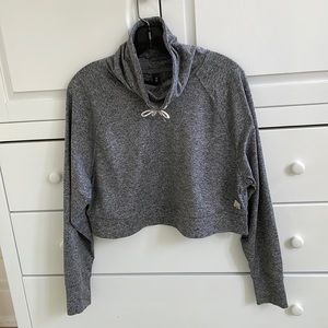 Vuori Funnel Neck Crop Top. Gray marl. Never worn. Size S